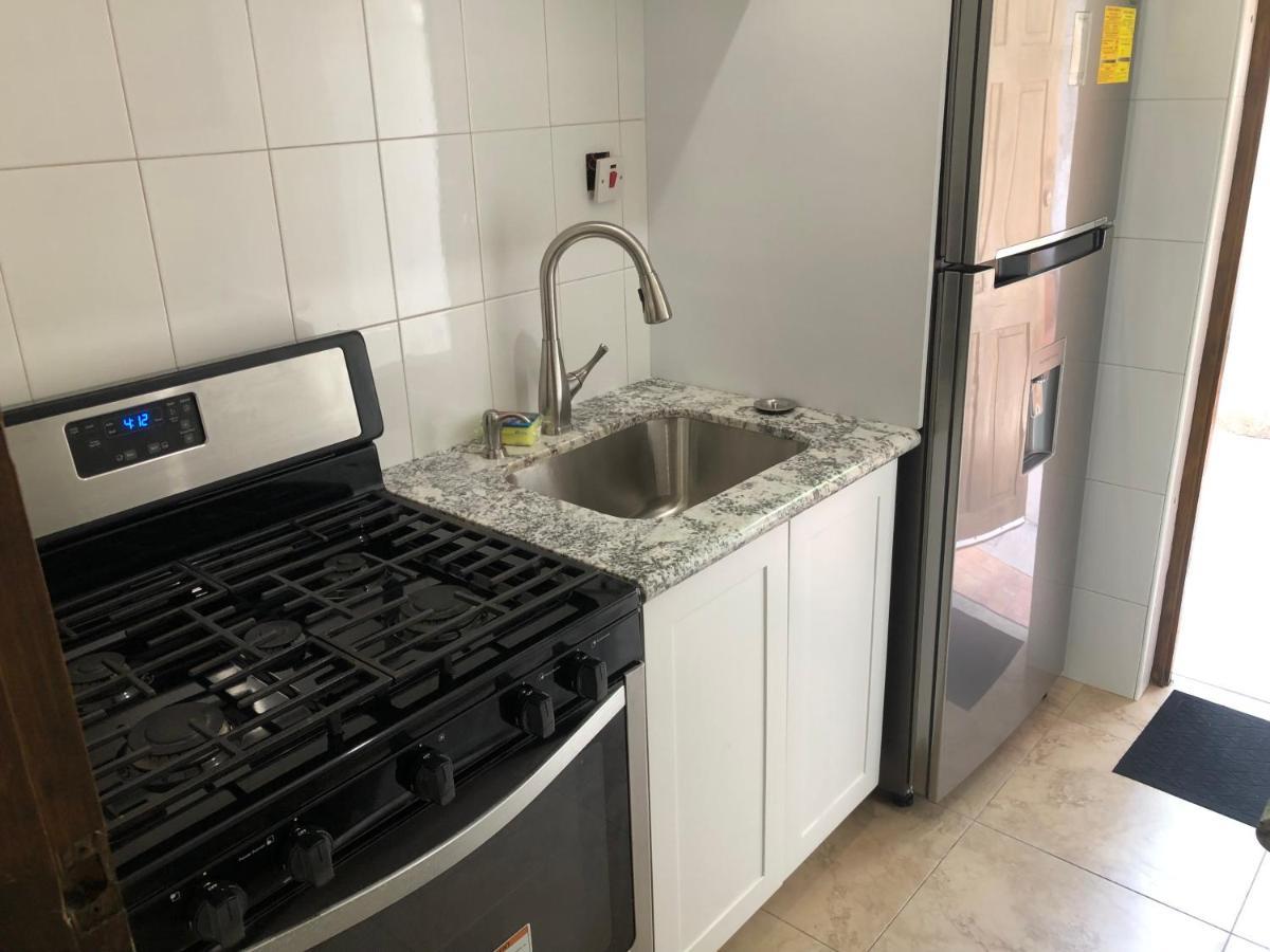 Le Quad - One Bedroom & Studio Apt - Private, Spacious & Secured Kingston Luaran gambar