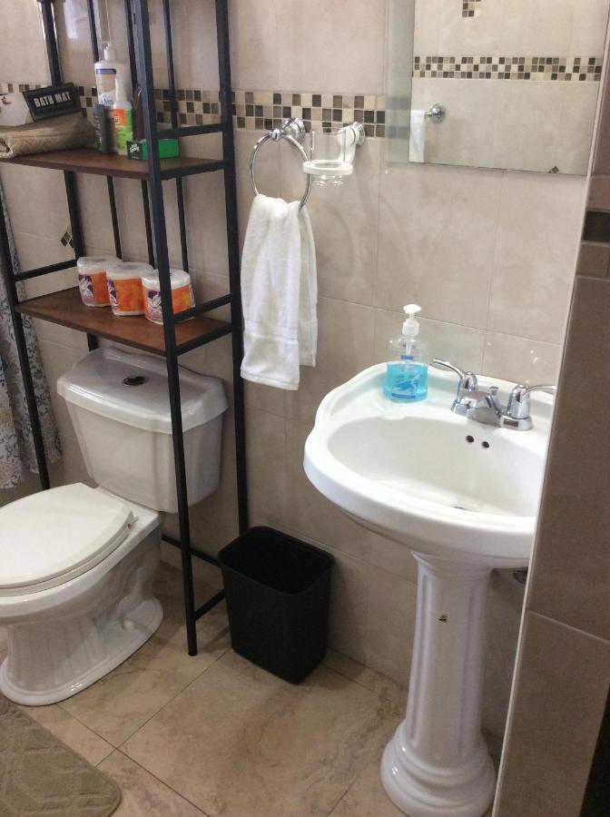 Le Quad - One Bedroom & Studio Apt - Private, Spacious & Secured Kingston Luaran gambar