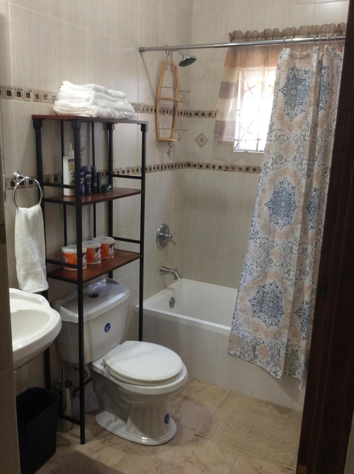 Le Quad - One Bedroom & Studio Apt - Private, Spacious & Secured Kingston Luaran gambar